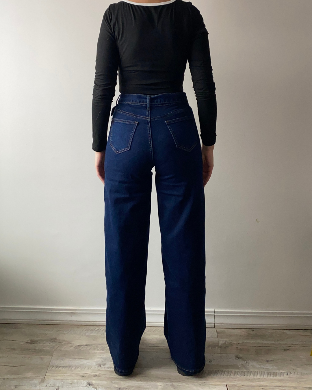 Jeans rectos con cinturón