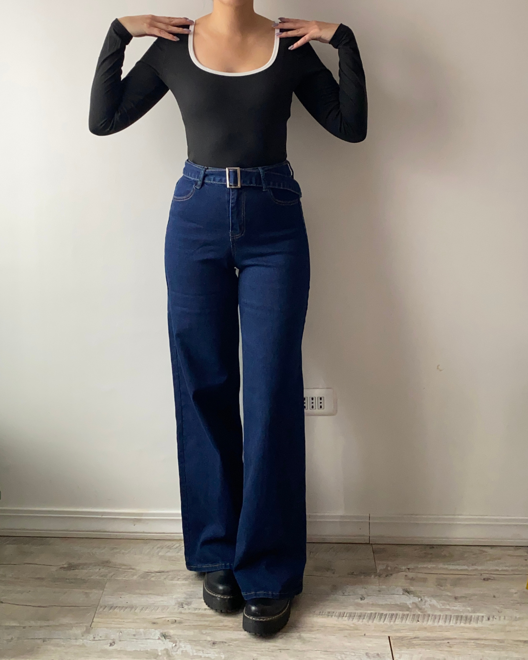 Jeans rectos con cinturón
