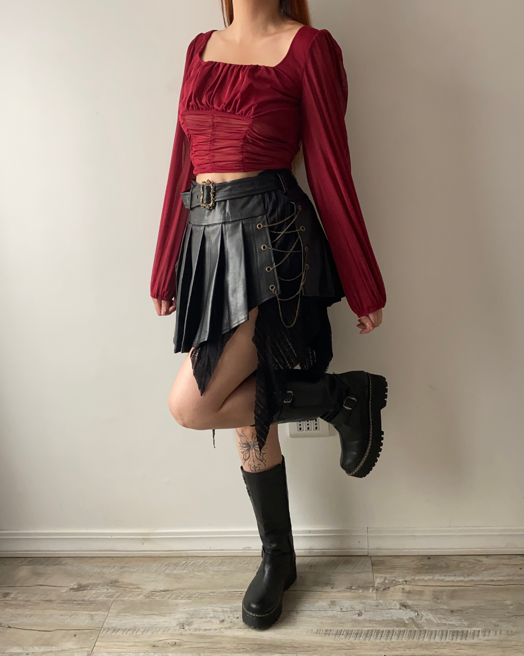 Falda ecocuero tableada